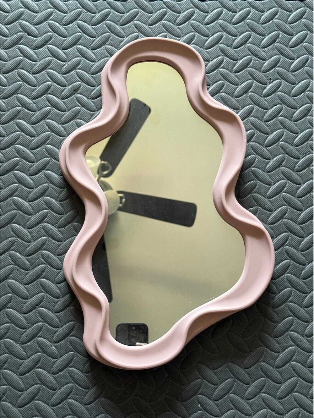 Funky Wavy Mirror 16